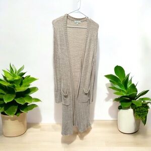 Grace & Lace long light cardigan with slits on sides and 2 front pockets. S/M
